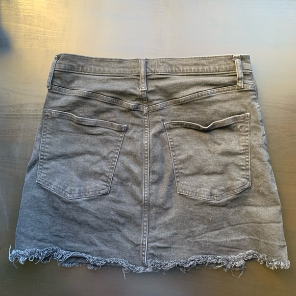 Madewell Black Distressed Frayed Hem Denim Mini Skirt size 30 EUC - Picture 2 of 6